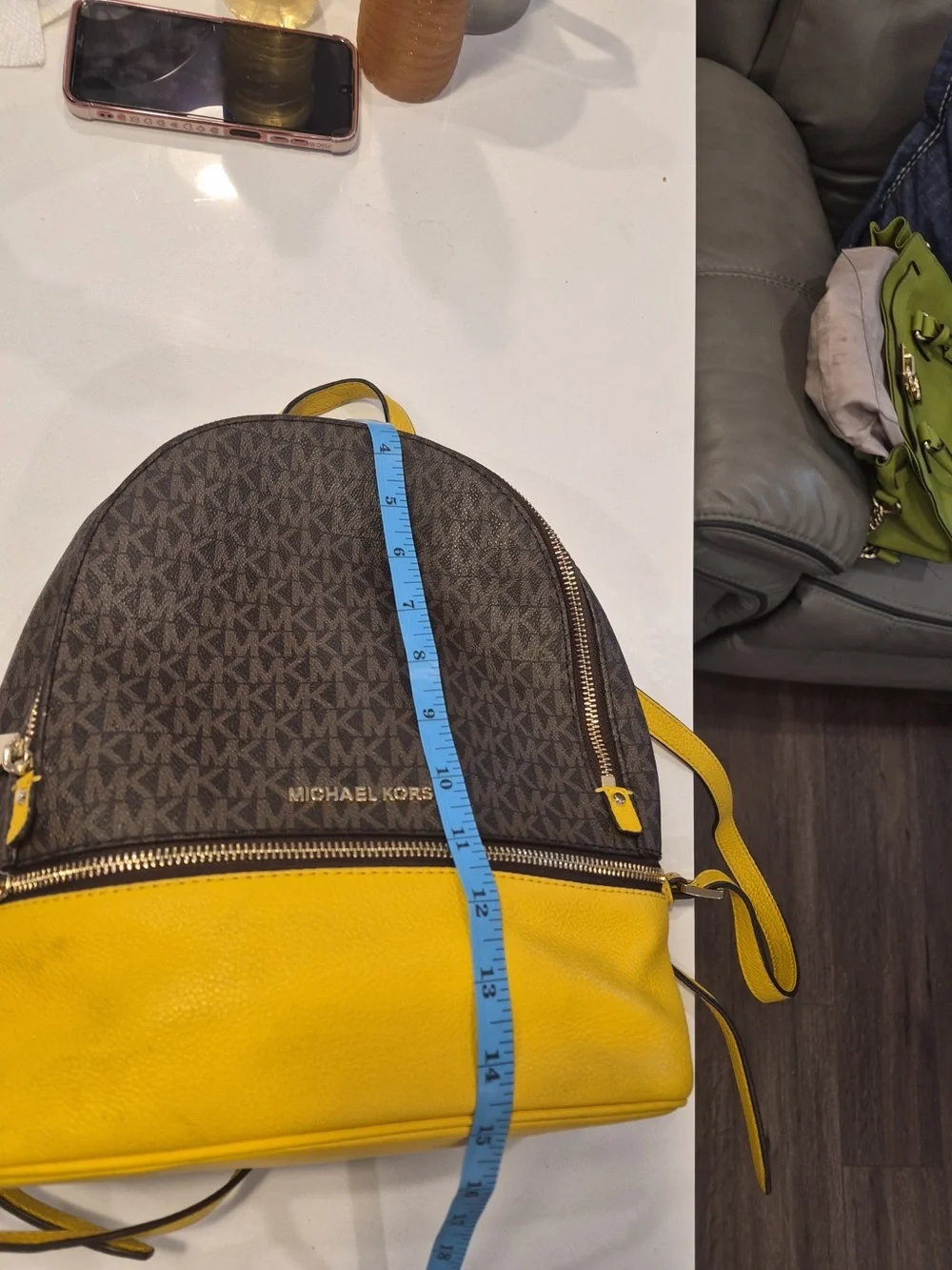 Michael Kors compact mk